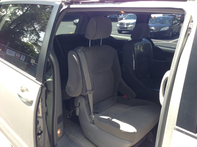 Toyota Sienna 2006 photo 2