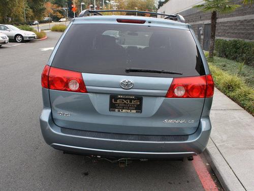 Toyota Sienna 2006 photo 2
