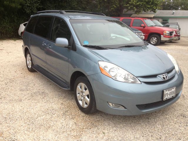 Toyota Sienna SEL Sport Utility 4D MiniVan