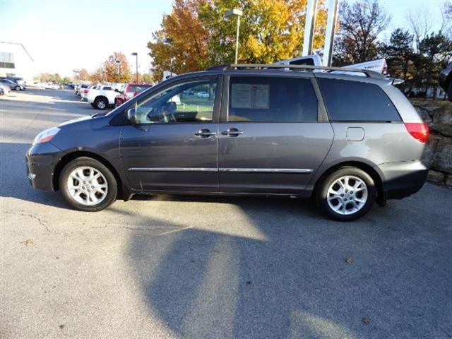 Toyota Sienna 2006 photo 2