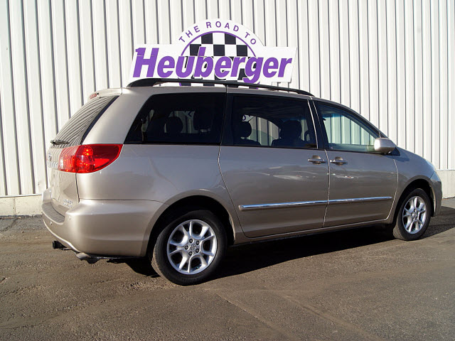 Toyota Sienna 2006 photo 3
