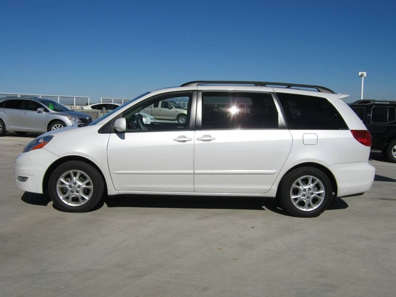 Toyota Sienna 2006 photo 1