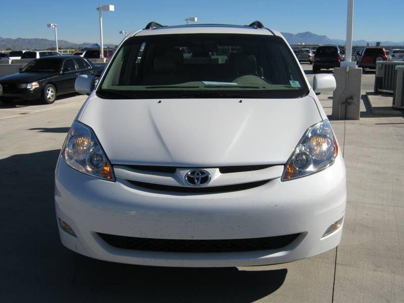 Toyota Sienna 2006 photo 2
