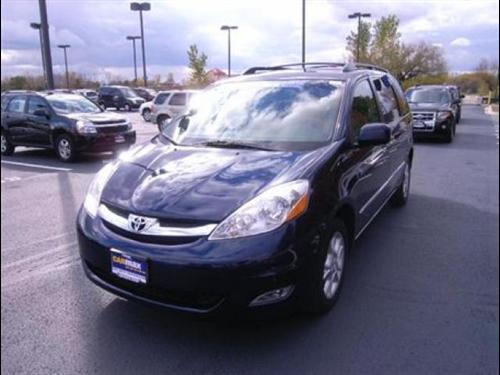 Toyota Sienna 2006 photo 2