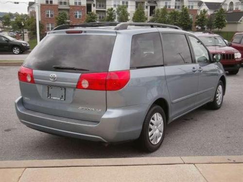 Toyota Sienna 2006 photo 2