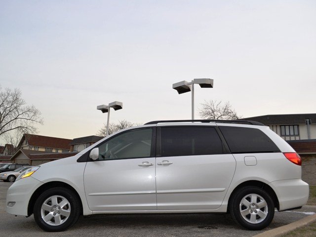 Toyota Sienna 2006 photo 1