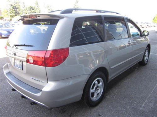 Toyota Sienna 2006 photo 2