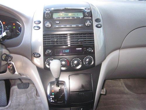 Toyota Sienna 2006 photo 3