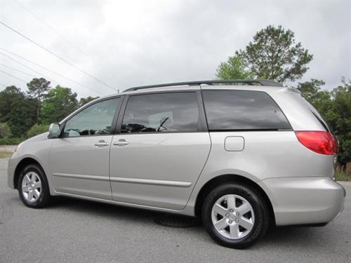 Toyota Sienna 2006 photo 2