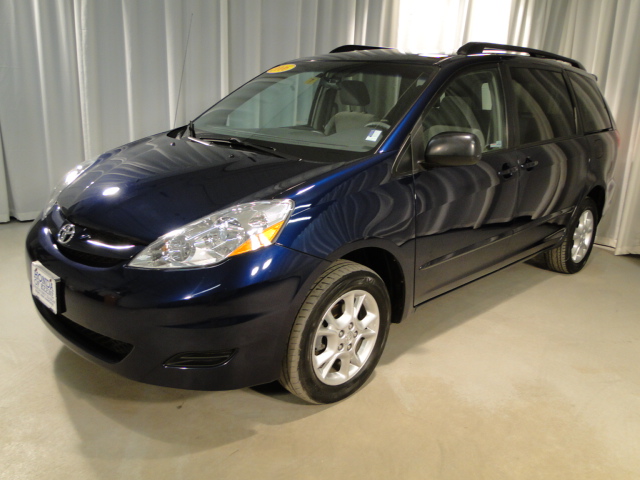 Toyota Sienna 2006 photo 1