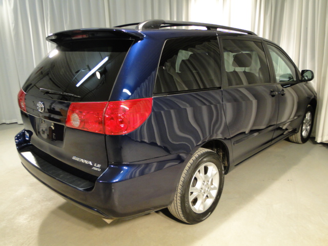 Toyota Sienna 2006 photo 3