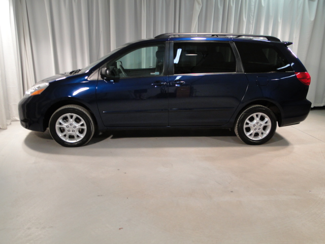 Toyota Sienna 2006 photo 4