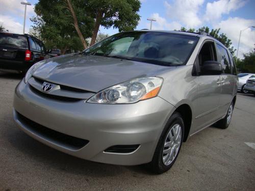 Toyota Sienna 2006 photo 3