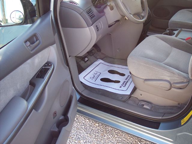 Toyota Sienna 2006 photo 1