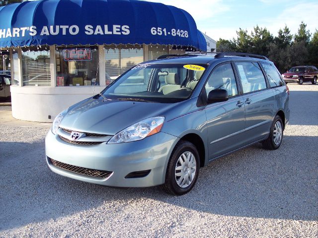 Toyota Sienna 2006 photo 2