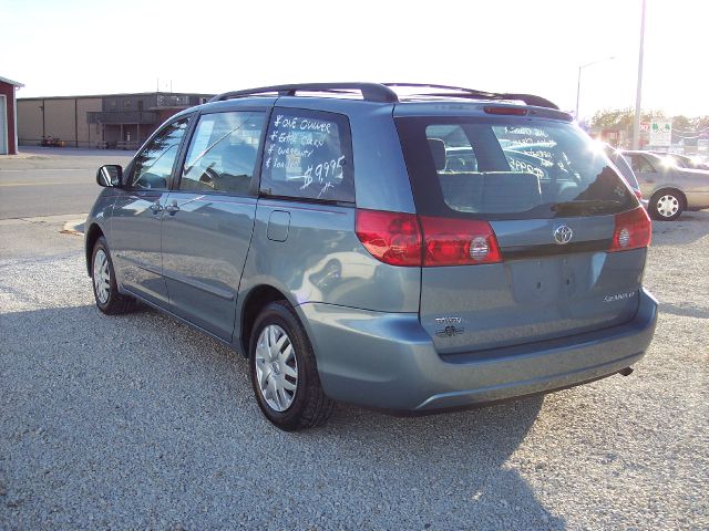 Toyota Sienna 2006 photo 3