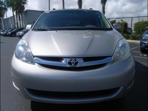 Toyota Sienna 2006 photo 3
