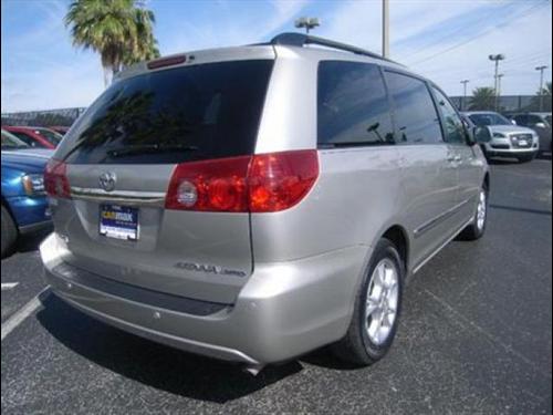 Toyota Sienna 2006 photo 2