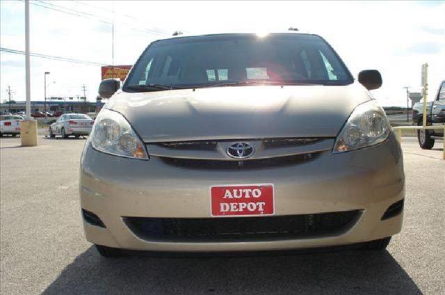 Toyota Sienna 2006 photo 1