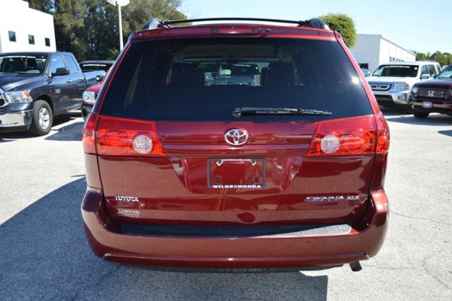 Toyota Sienna 2006 photo 1