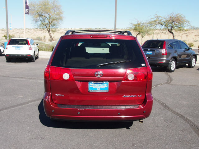 Toyota Sienna 2006 photo 3