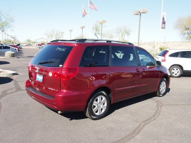 Toyota Sienna 2006 photo 4