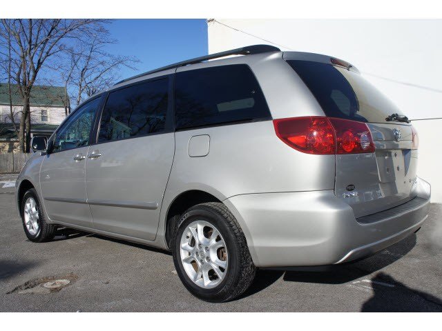Toyota Sienna 2006 photo 4