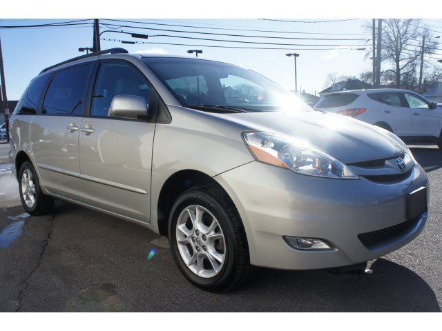 Toyota Sienna 2006 photo 2