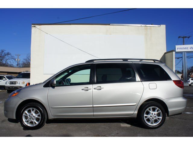 Toyota Sienna 2006 photo 1