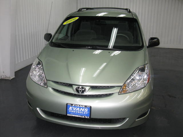 Toyota Sienna 2006 photo 1