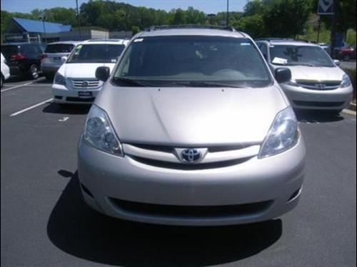 Toyota Sienna 2006 photo 1