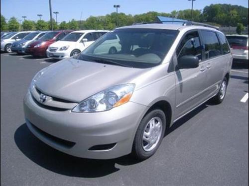 Toyota Sienna 2006 photo 2