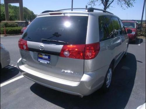 Toyota Sienna 2006 photo 4
