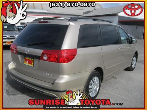 Toyota Sienna 2006 photo 4