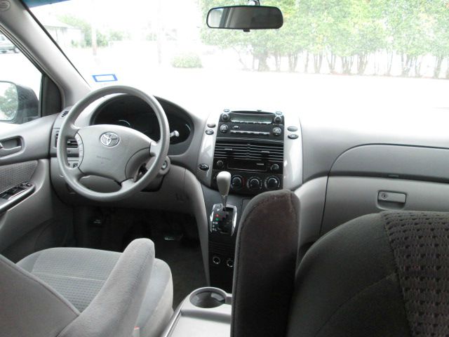 Toyota Sienna 2006 photo 6