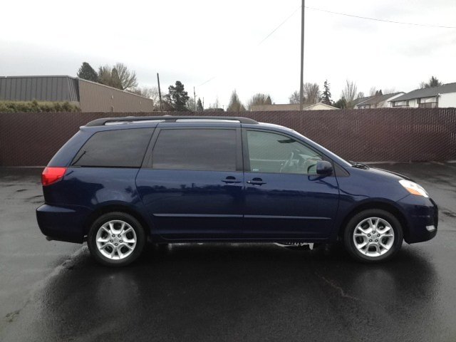 Toyota Sienna 2006 photo 1