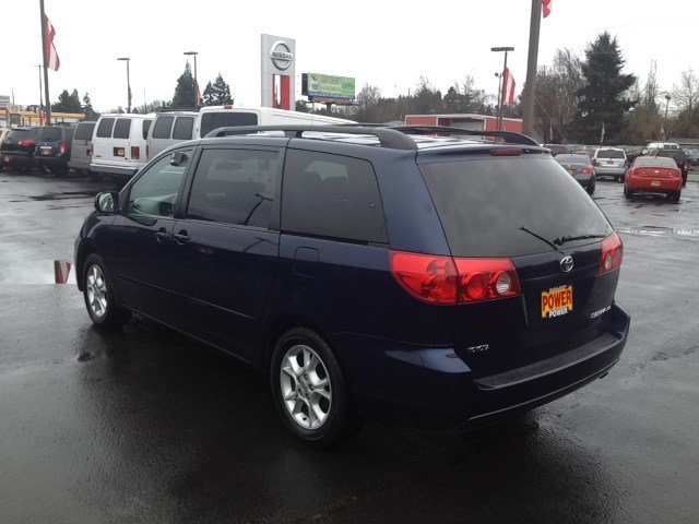 Toyota Sienna 2006 photo 4