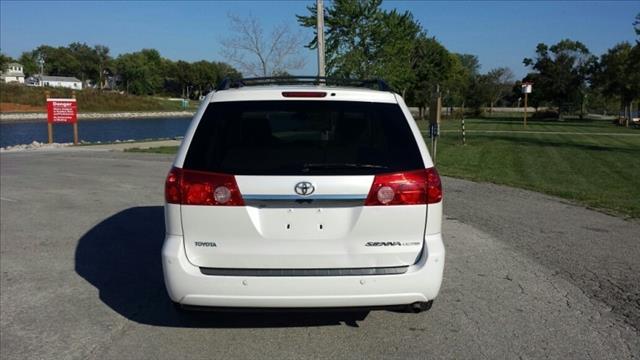Toyota Sienna 2006 photo 1