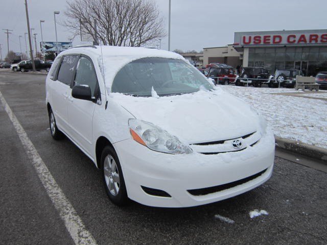 Toyota Sienna 2006 photo 2
