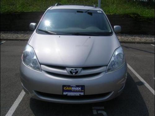 Toyota Sienna 2006 photo 1