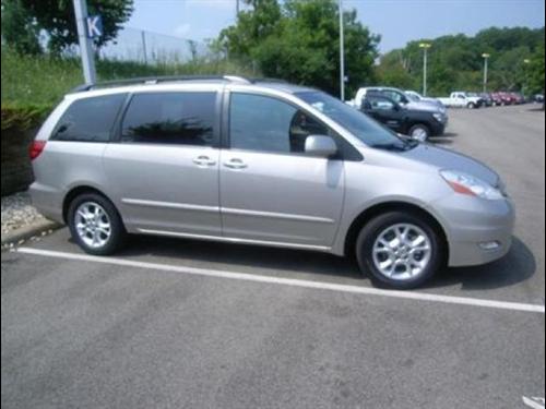 Toyota Sienna 2006 photo 3