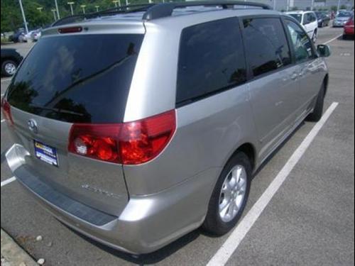 Toyota Sienna 2006 photo 4