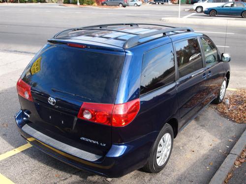 Toyota Sienna 2006 photo 2