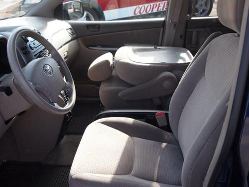 Toyota Sienna 2006 photo 4