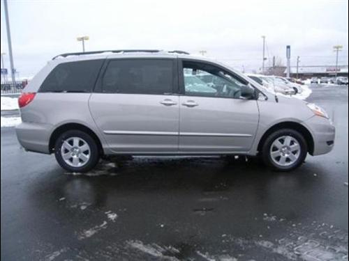 Toyota Sienna 2006 photo 3