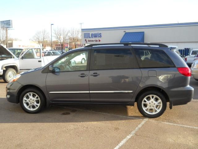 Toyota Sienna Eddie Bauer 4x4 MiniVan