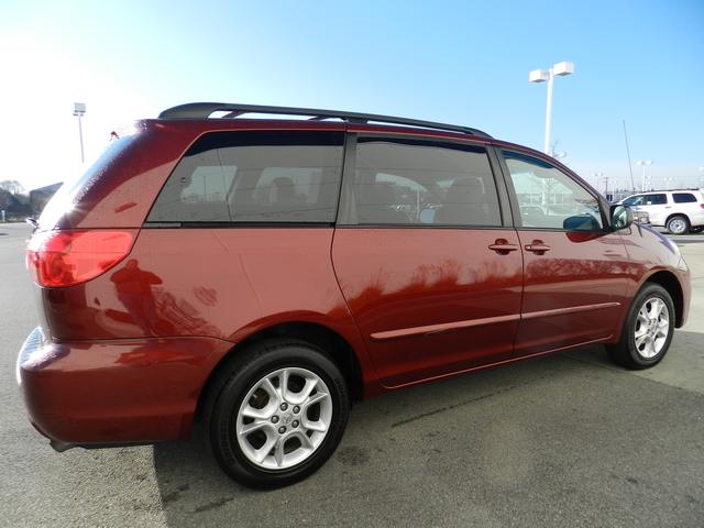 Toyota Sienna 2006 photo 4