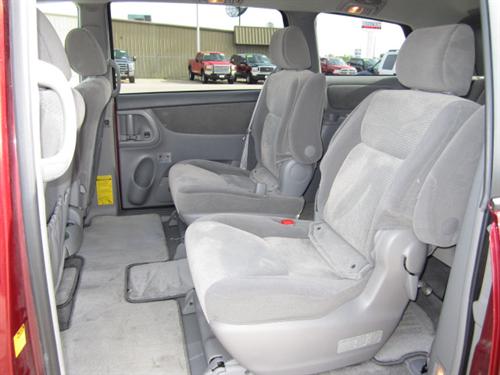 Toyota Sienna 2006 photo 2