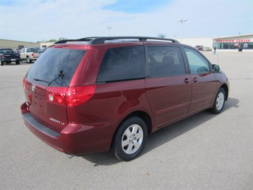 Toyota Sienna 2006 photo 3
