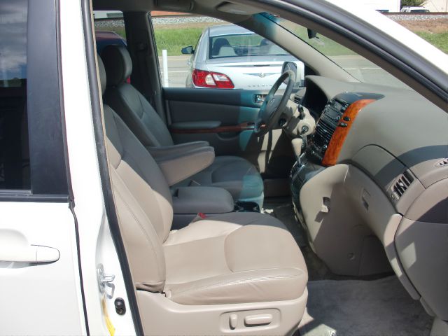Toyota Sienna SEL Sport Utility 4D MiniVan